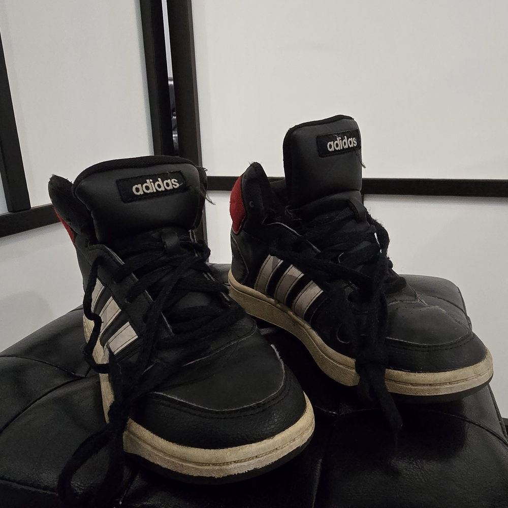 Adidas Men's Black and Red Sneakers